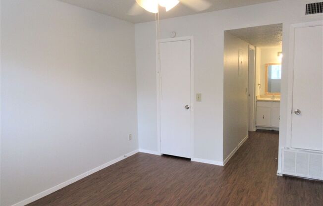 1 bed, 1 bath, 564 sqft, $950, Unit 104