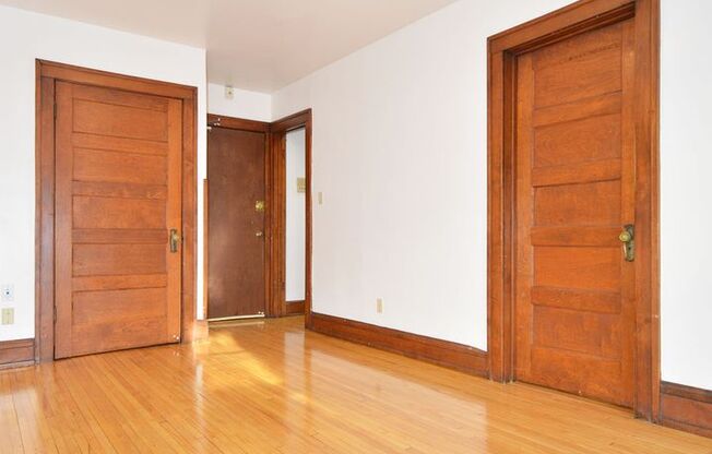 1 bed, 1 bath, 410 sqft, $880, Unit 22 - 17
