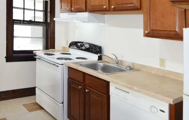 1 bed, 1 bath, 420 sqft, $945, Unit 7 - 06