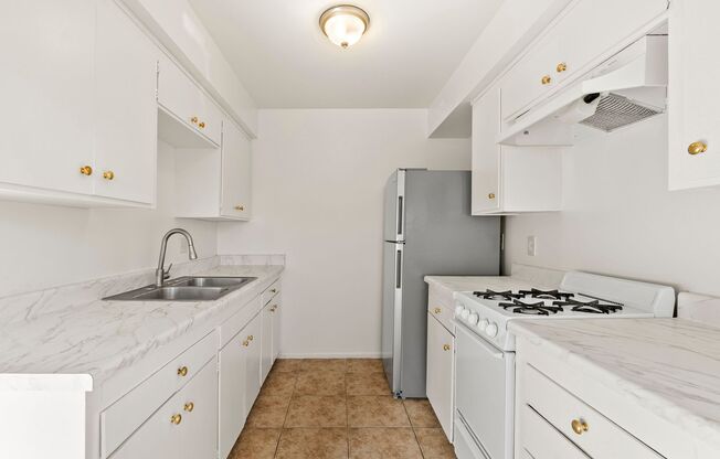 1 bed, 1 bath, $2,100, Unit 10271 B