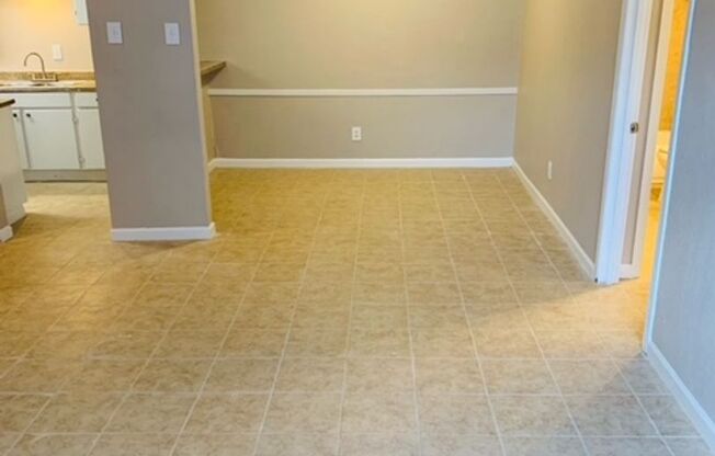 2 beds, 2 baths, 1,103 sqft, $1,580, Unit 1060