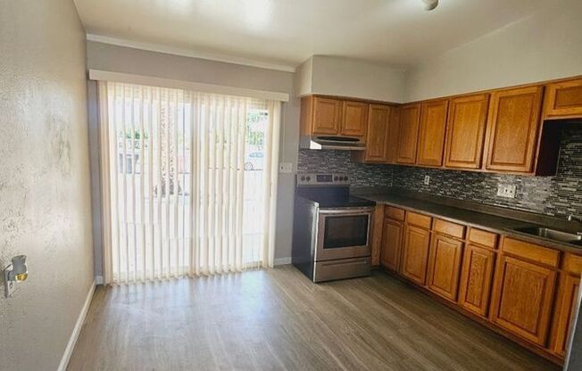 7015 E WILSHIRE DR