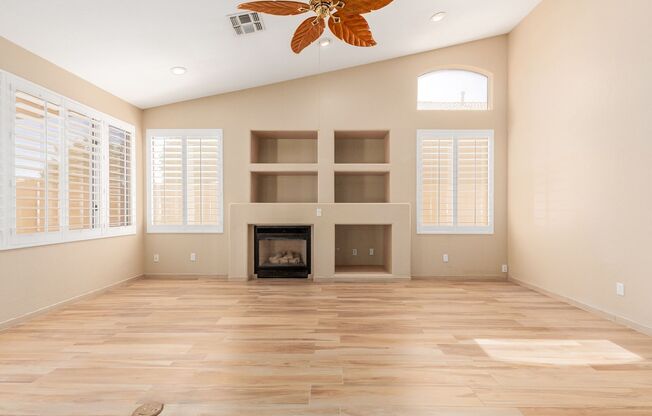 Gorgeous Chandler home with 3 bedrooms and 2 bathrooms!