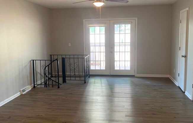 3909 Kenwood Ave.