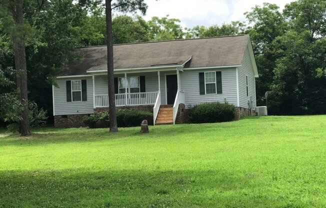 104 LAKESIDE DR