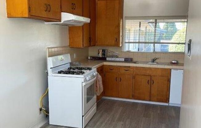 1 bed, 1 bath, 600 sqft, $1,695, Unit 07