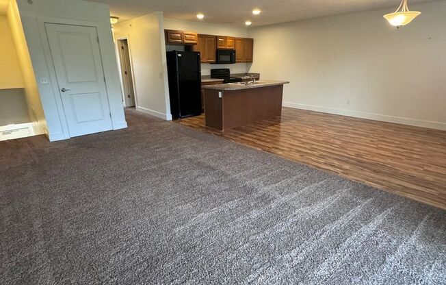 2 beds, 1 bath, 1,147 sqft, $1,725