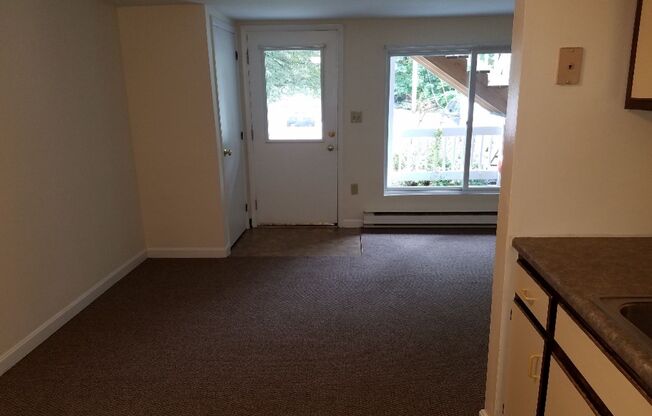 1 bed, 1 bath, 480 sqft, $1,500, Unit F12