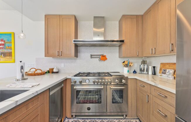 July & August Contemporary 3 Bedroom Condo Balboa Peninsula