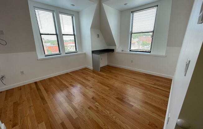 1 bed, 1 bath, $1,695, Unit 505