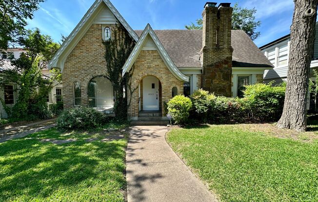Remodeled 4 bed 3 bath M-Streets home in the heart of Greenway Parks