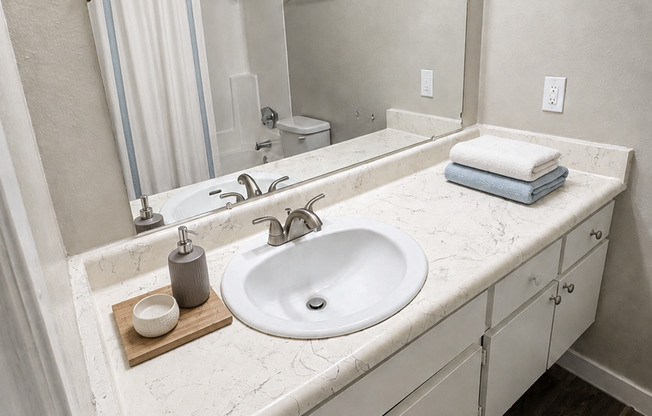 1 bed, 1 bath, 602 sqft, $2,195, Unit 32