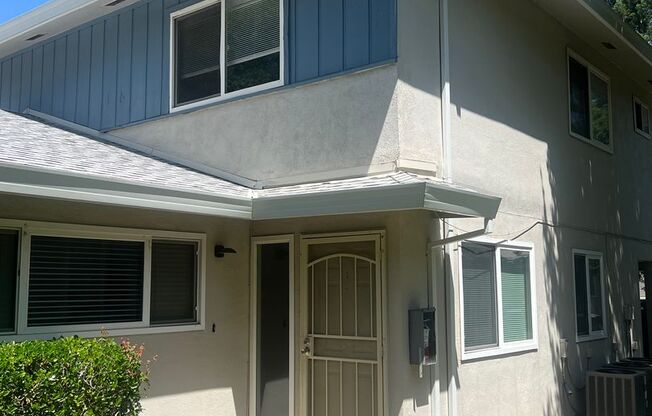 UPDATED 2 BEDROOM CONDO!!