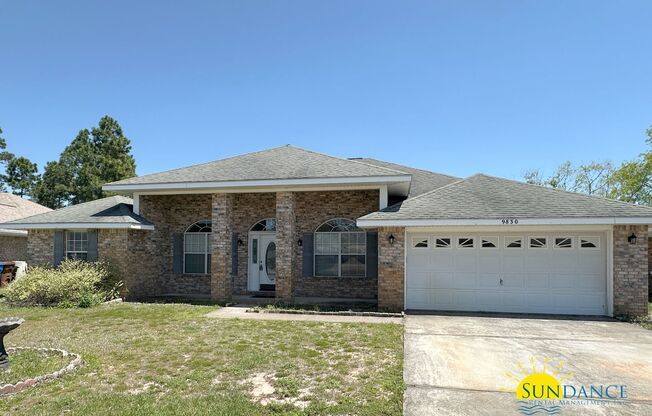 Beautiful 4 Bedroom Home in Navarre!