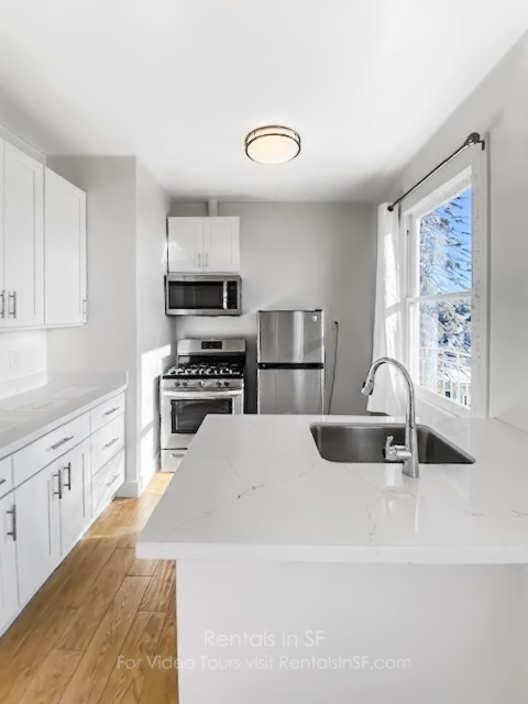 2245 LARKIN
