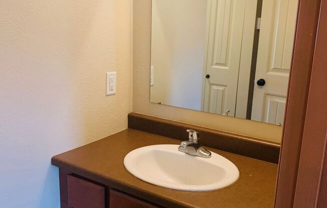 1 bed, 1 bath, 660 sqft, $1,195, Unit 4672 - 203
