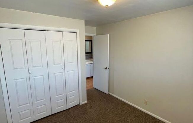 3 beds, 1 bath, 1,000 sqft, $1,295, Unit Unit 6