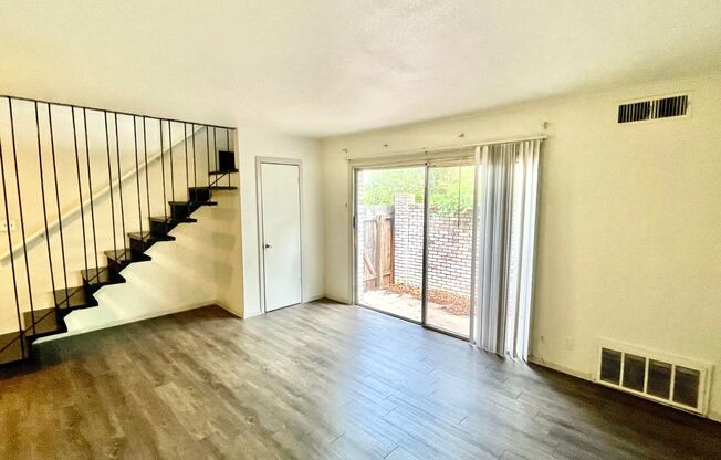 Two-story 1/1.5 Apt in Northeast Austin - Windsor Park