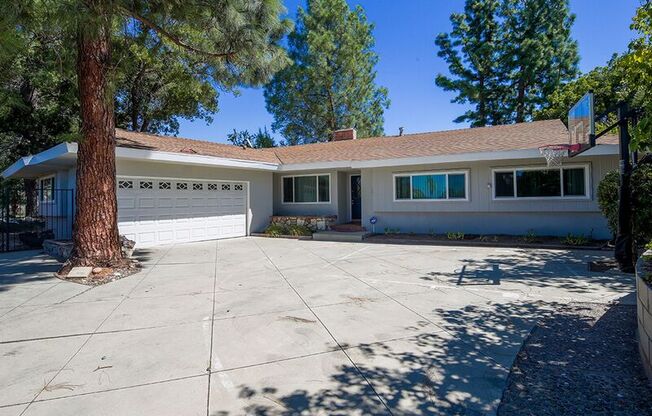279 STARLIGHT CREST DR