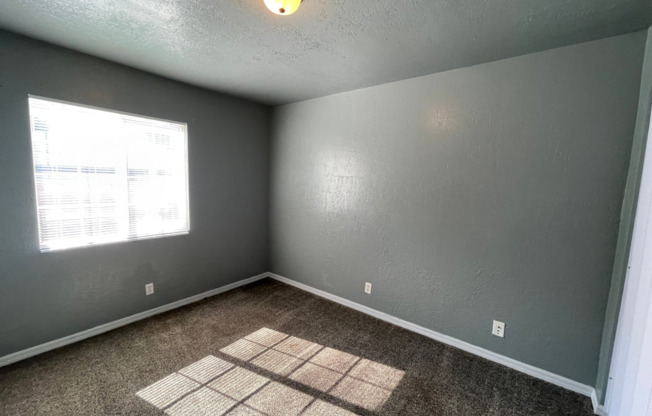 3 beds, 1 bath, 850 sqft, $2,995