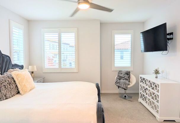 3 beds, 2.5 baths, $2,550, Unit # 67104