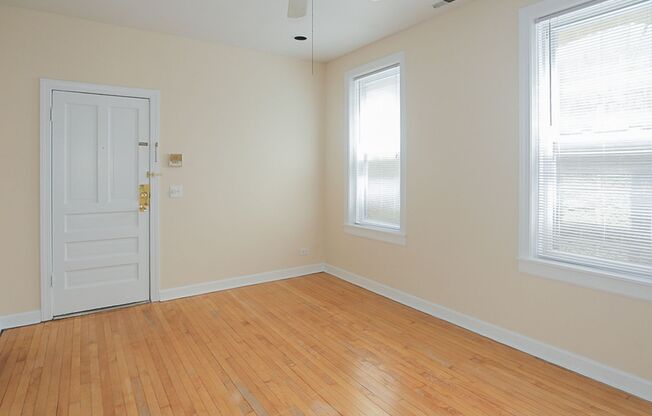 2 beds, 1 bath, 835 sqft, $1,995, Unit 2318-2R