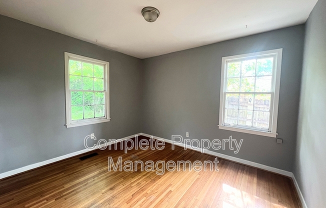 412 CAMELLIA RD