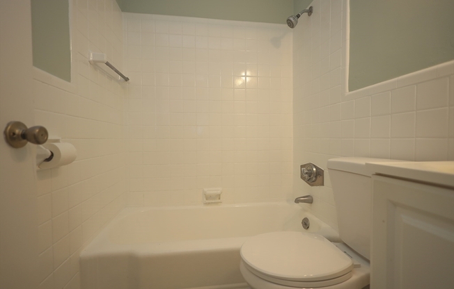 1 bed, 1 bath, 615 sqft, $2,700, Unit 14