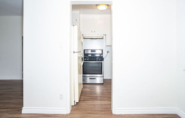 Great 2/1 beach bungalow just one block to the beach!
