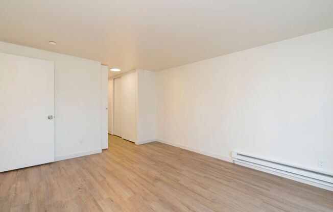 2 beds, 2 baths, 1,000 sqft, $2,695, Unit 2727 - 101