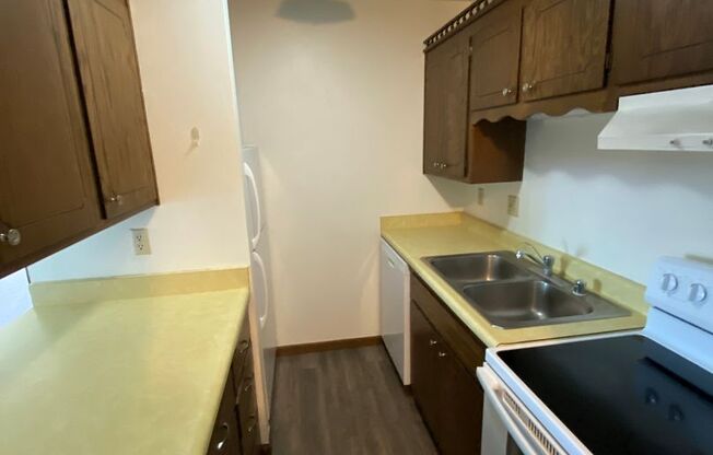 2 beds, 1 bath, 800 sqft, $1,250, Unit 5006-1