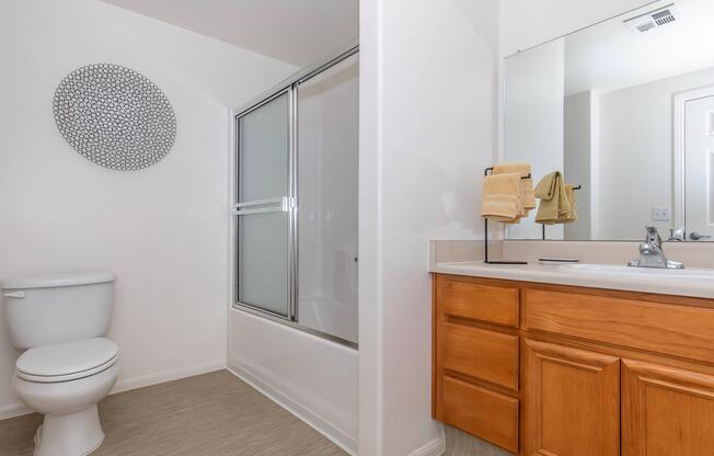2 beds, 2 baths, 937 sqft, $1,750