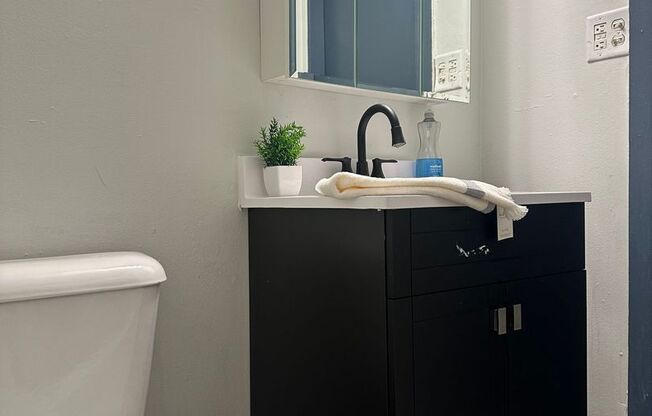 1 bed, 1 bath, 600 sqft, $1,040, Unit 308-1