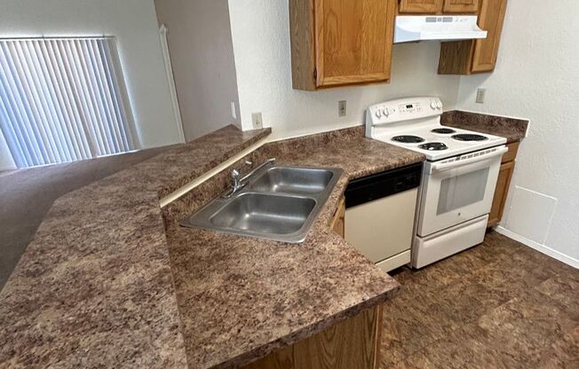 2 beds, 2 baths, 957 sqft, $1,015, Unit 70