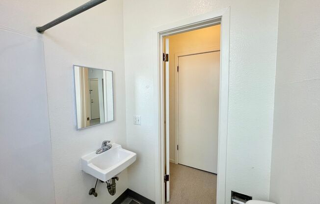 Studio, 1 bath, $1,795, Unit 700 Laguna Street, #108