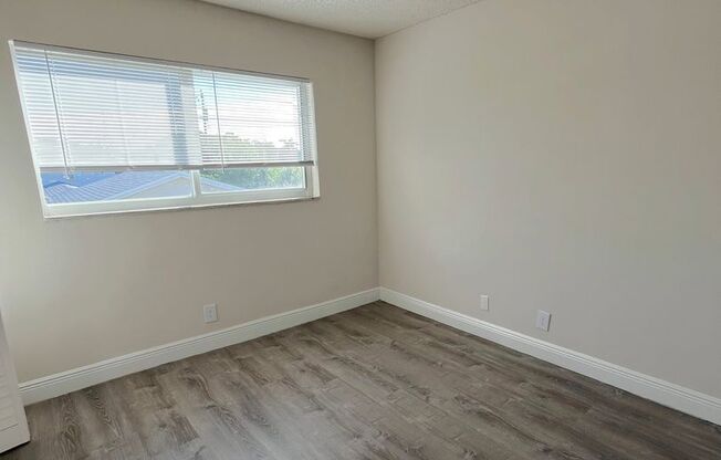 2 beds, 1 bath, 975 sqft, $1,889, Unit 1D