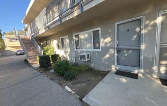 1 bed, 1 bath, $2,050, Unit B