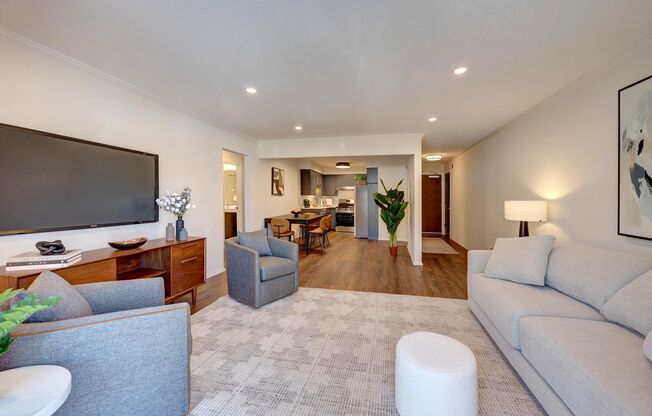 2 beds, 1.5 baths, 942 sqft, $2,095, Unit 412-202