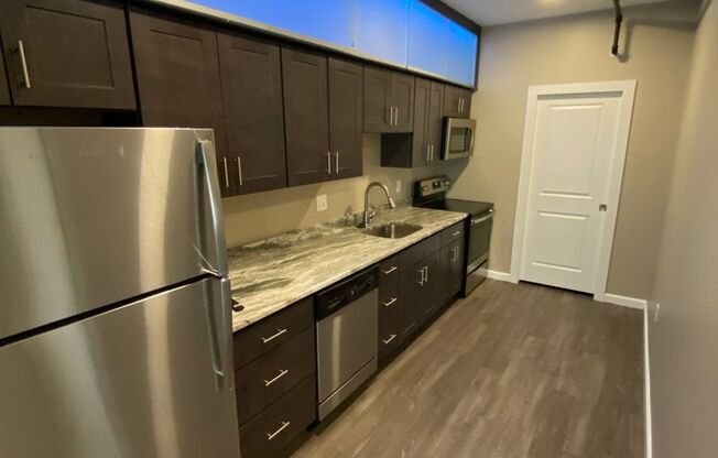 1 bed, 1 bath, 640 sqft, $1,965