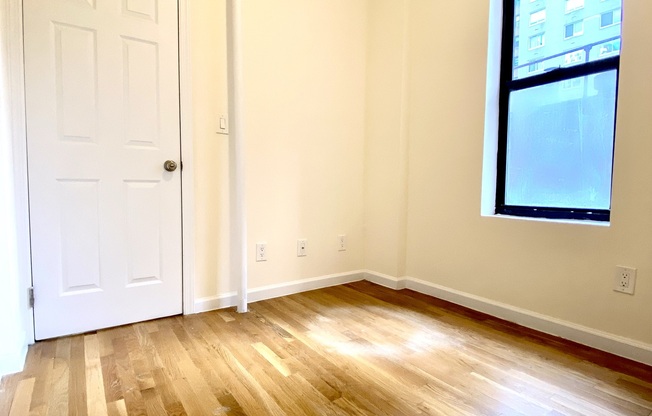 2 beds, 1 bath, $3,462, Unit 18