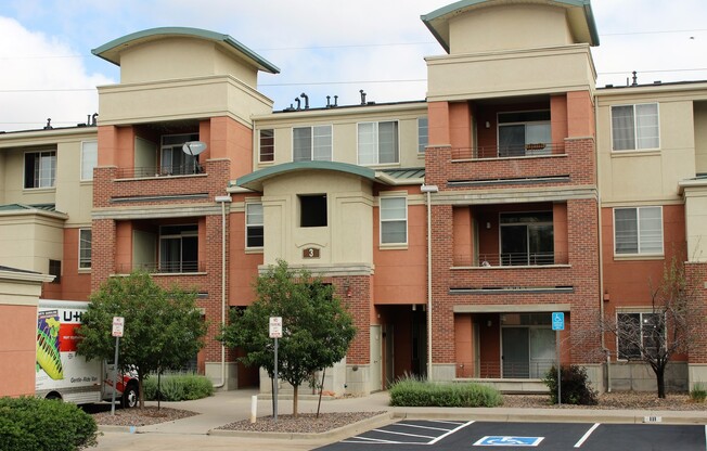 2 beds, 2 baths, $1,895, Unit Unit 303