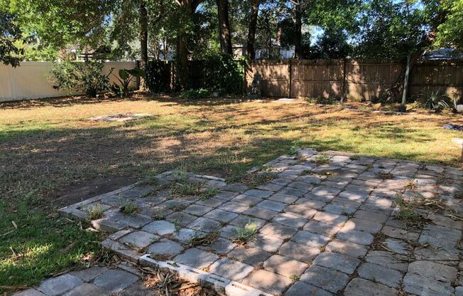 **Large (4BR/1BA) Dade City Home**