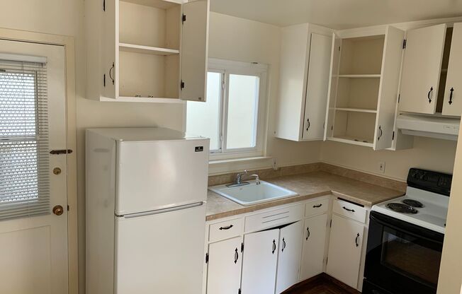 1 bed, 1 bath, $2,100, Unit Unit 4