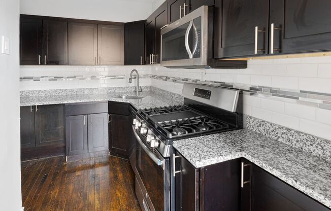 2 beds, 1 bath, 600 sqft, $2,300, Unit 6116-3W
