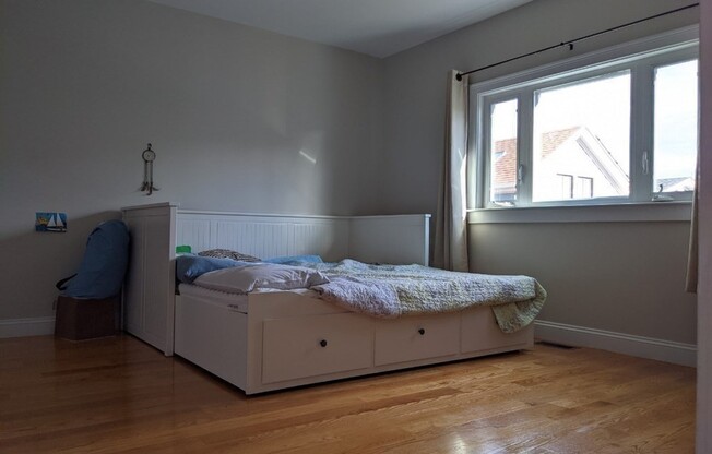 15 OAK ST