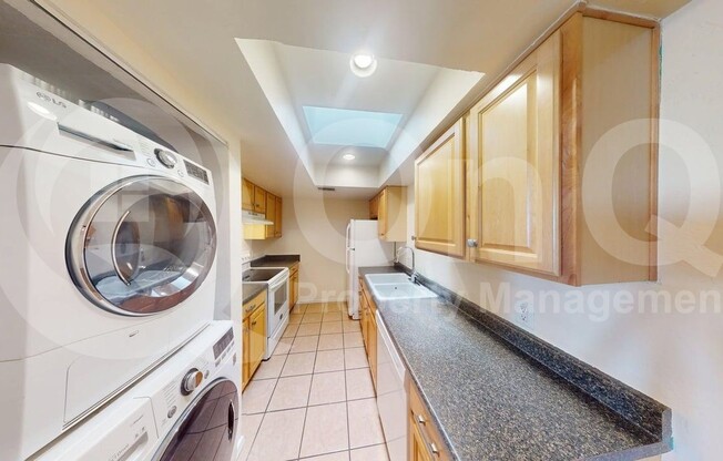 1 bed, 1 bath, 560 sqft, $949, Unit 232