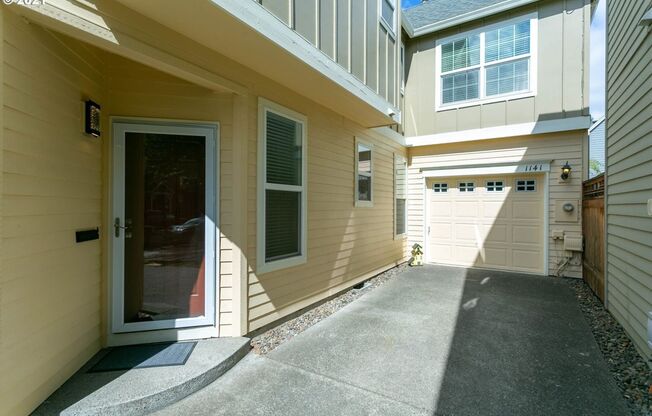 $900 off Rent Along with Free Internet for this Stunning 3-bedroom Home featuring a community pool!