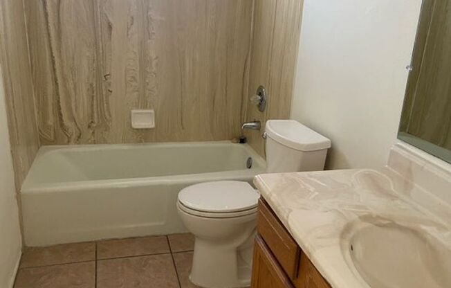 2 beds, 1 bath, $1,150, Unit 1501-C