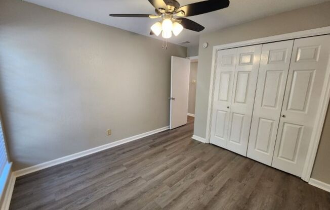 2 beds, 1 bath, 880 sqft, $750, Unit 111 Barton Street #41