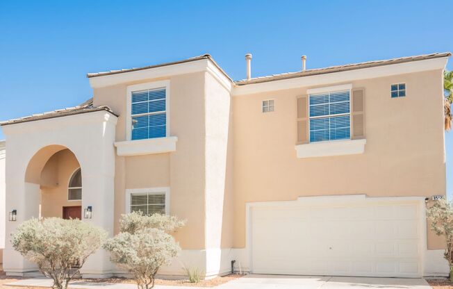 Beautiful 4 bedroom home located in the Shores